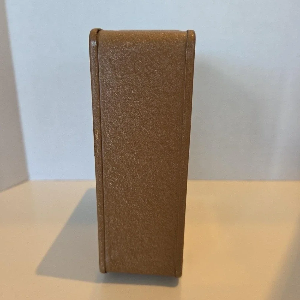 4.5 W X 5.25 T UNCLE SAMS BUDGET BANK MADE BY‎ DURABLE TOY AND NOVELTY CO NO KEY